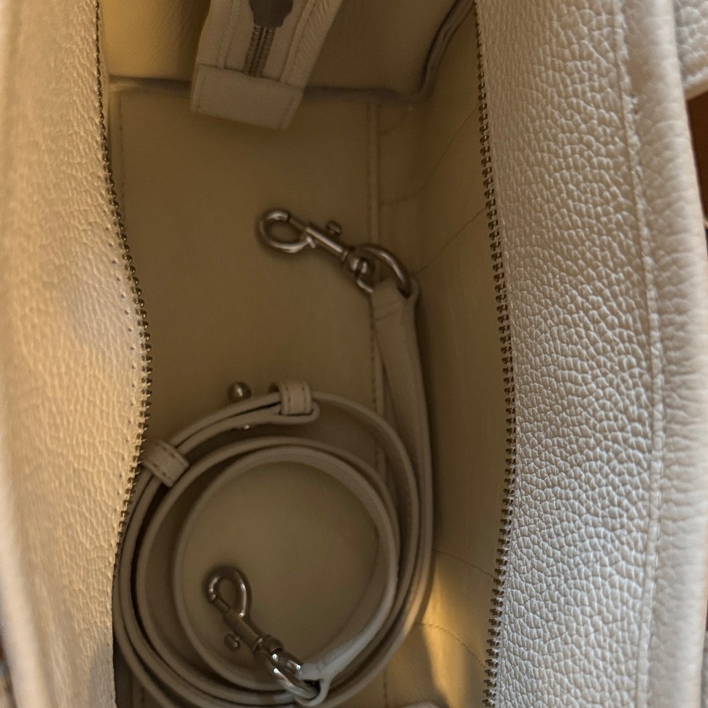 Marc Jacobs Cream Tote Bag - Picture 3 of 6